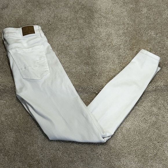 American Eagle Outfitters Women’s White Denim Skinny Jeans Sz. 2-Reg. - Picture 4 of 9